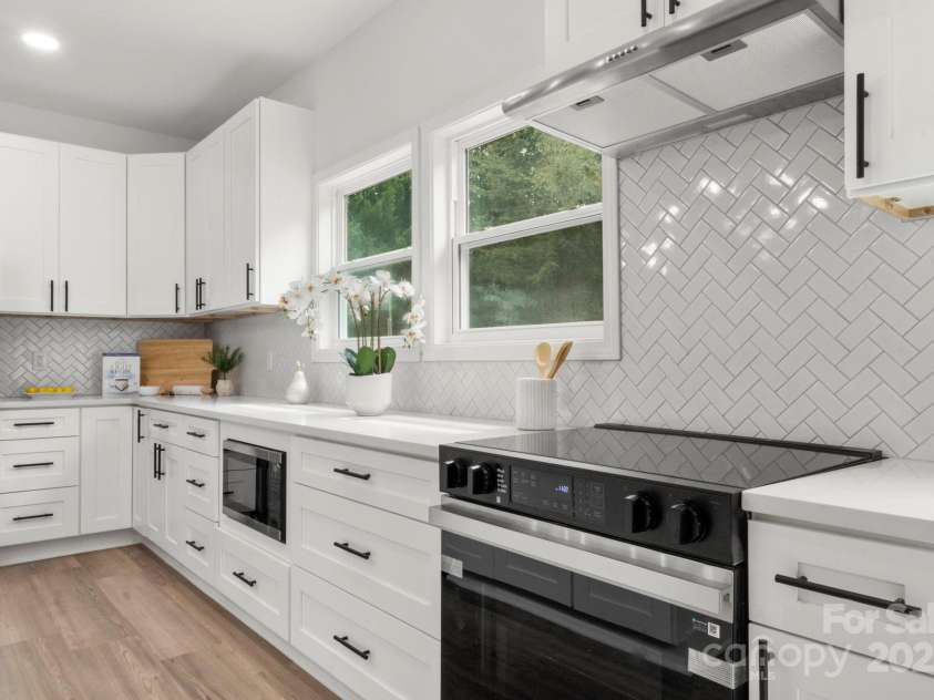 614 Hardin Road, Dallas, NC 28034.  MLS# CAR4290532, YatesRealty ID 35042. 