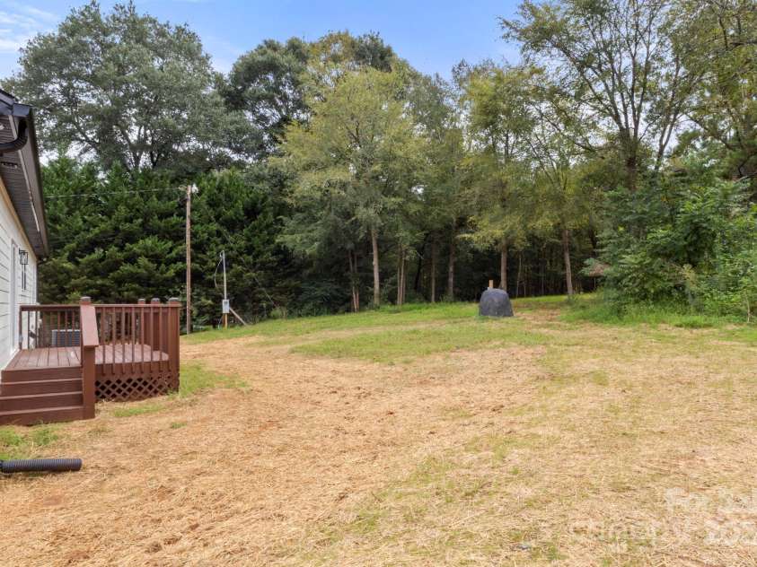 614 Hardin Road, Dallas, NC 28034.  MLS# CAR4290532, YatesRealty ID 35042. 