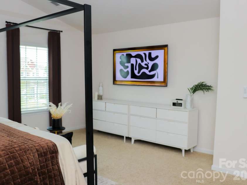 7121 Finnigan Road, Charlotte, NC 28215.  MLS# CAR4380735, YatesRealty ID 35043. 