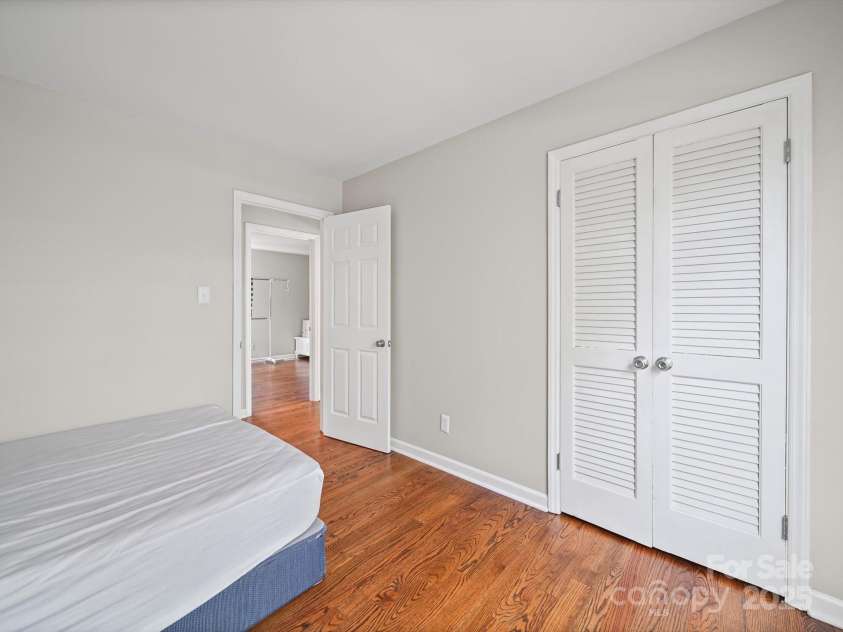 7335 Meadowdale Lane, Charlotte, NC 28212.  MLS# CAR4291836, YatesRealty ID 35043. 