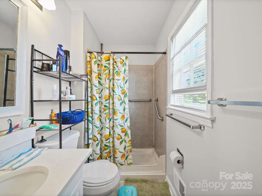 7335 Meadowdale Lane, Charlotte, NC 28212.  MLS# CAR4291836, YatesRealty ID 35043. 