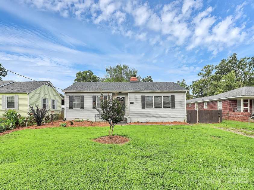 658 Rockwood Drive, Rock Hill, SC 29730.  MLS# CAR4293486, YatesRealty ID 35044. 