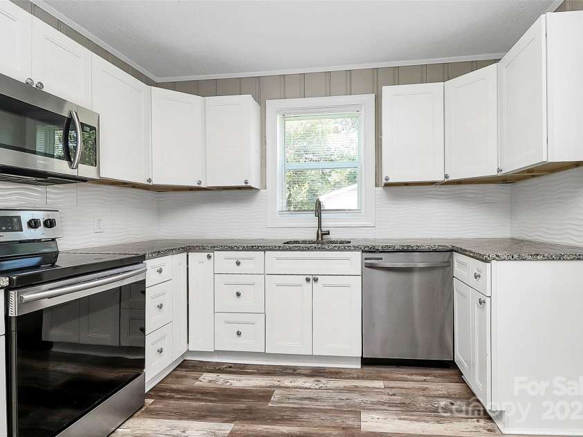 658 Rockwood Drive, Rock Hill, SC 29730.  MLS# CAR4293486, YatesRealty ID 35044. 