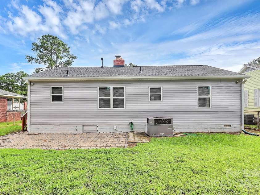 658 Rockwood Drive, Rock Hill, SC 29730.  MLS# CAR4293486, YatesRealty ID 35044. 