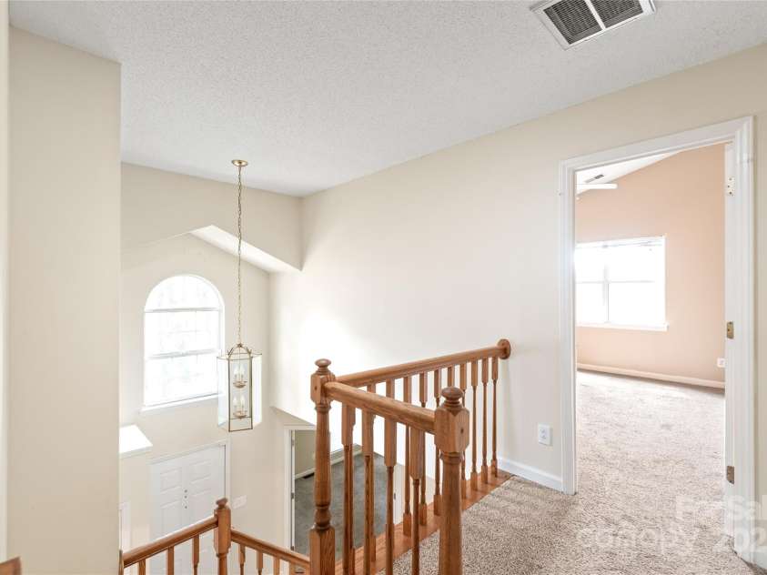 12802 Hedgeway Drive, Charlotte, NC 28278.  MLS# CAR4279462, YatesRealty ID 35046. 