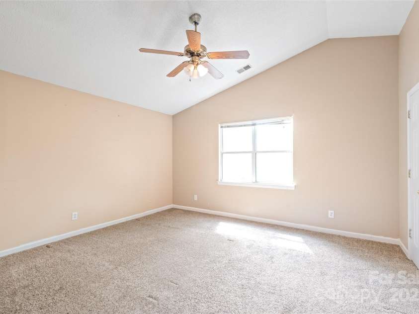 12802 Hedgeway Drive, Charlotte, NC 28278.  MLS# CAR4279462, YatesRealty ID 35046. 