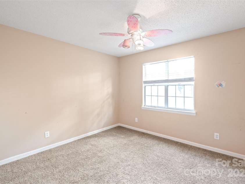 12802 Hedgeway Drive, Charlotte, NC 28278.  MLS# CAR4279462, YatesRealty ID 35046. 