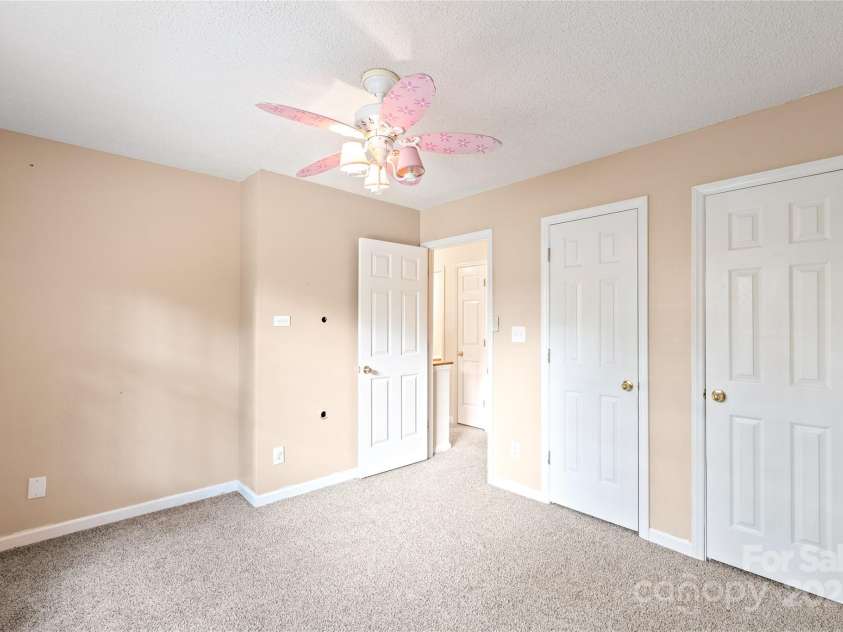 12802 Hedgeway Drive, Charlotte, NC 28278.  MLS# CAR4279462, YatesRealty ID 35046. 