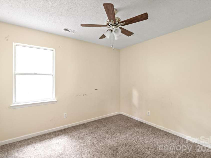 12802 Hedgeway Drive, Charlotte, NC 28278.  MLS# CAR4279462, YatesRealty ID 35046. 