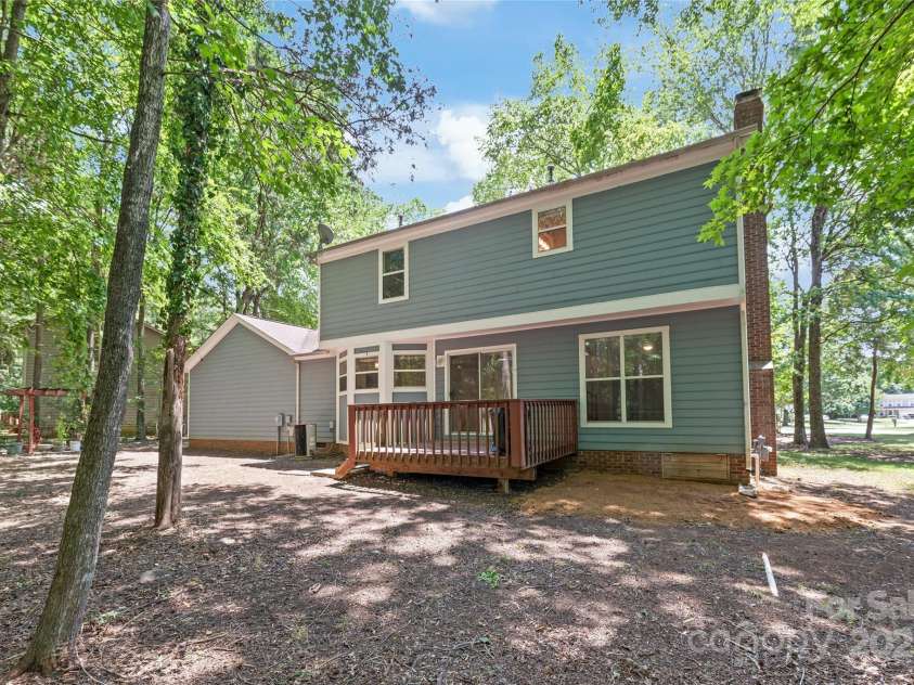 12802 Hedgeway Drive, Charlotte, NC 28278.  MLS# CAR4279462, YatesRealty ID 35046. 
