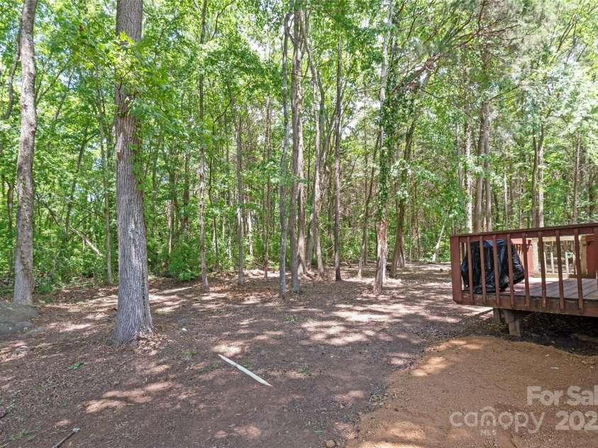 12802 Hedgeway Drive, Charlotte, NC 28278.  MLS# CAR4279462, YatesRealty ID 35046. 