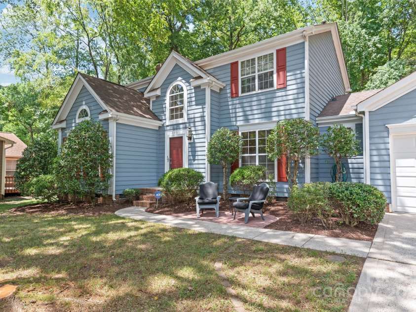 12802 Hedgeway Drive, Charlotte, NC 28278.  MLS# CAR4279462, YatesRealty ID 35046. 
