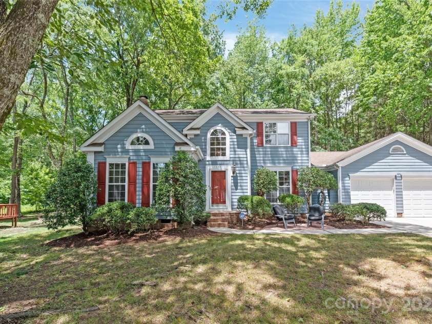 12802 Hedgeway Drive, Charlotte, NC 28278.  MLS# CAR4279462, YatesRealty ID 35046. 
