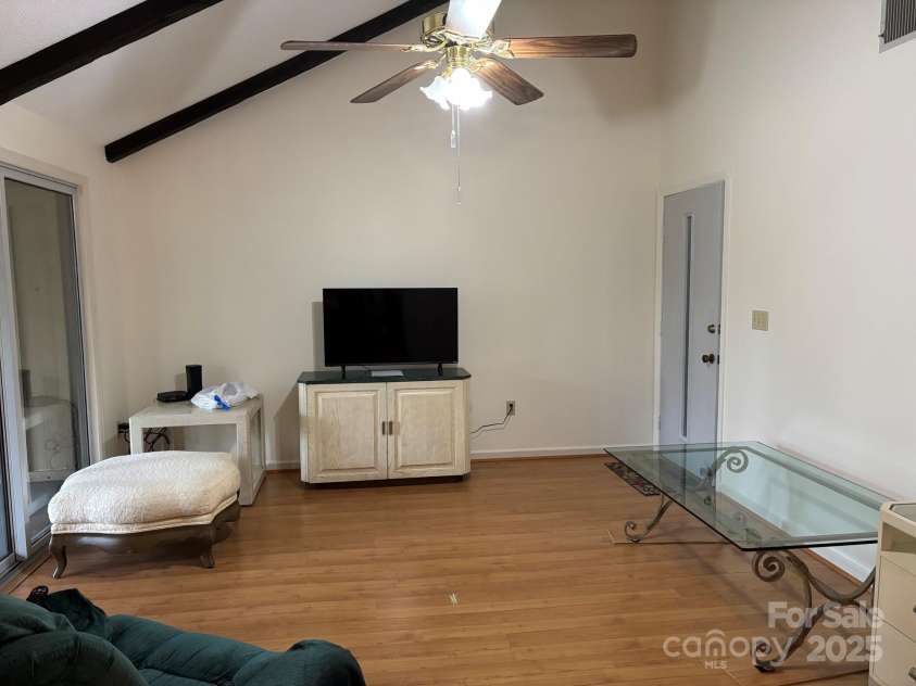 655 Overlook Drive, Spruce Pine, NC 28777.  MLS# CAR4310339, YatesRealty ID 3505. 