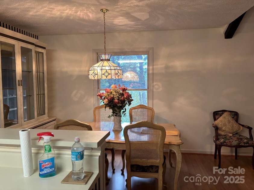 655 Overlook Drive, Spruce Pine, NC 28777.  MLS# CAR4310339, YatesRealty ID 3505. 