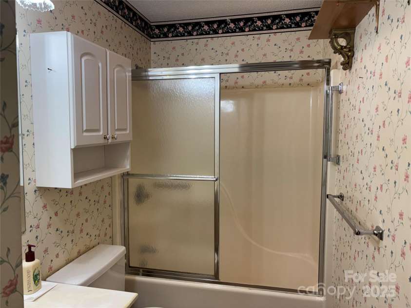 655 Overlook Drive, Spruce Pine, NC 28777.  MLS# CAR4310339, YatesRealty ID 3505. 