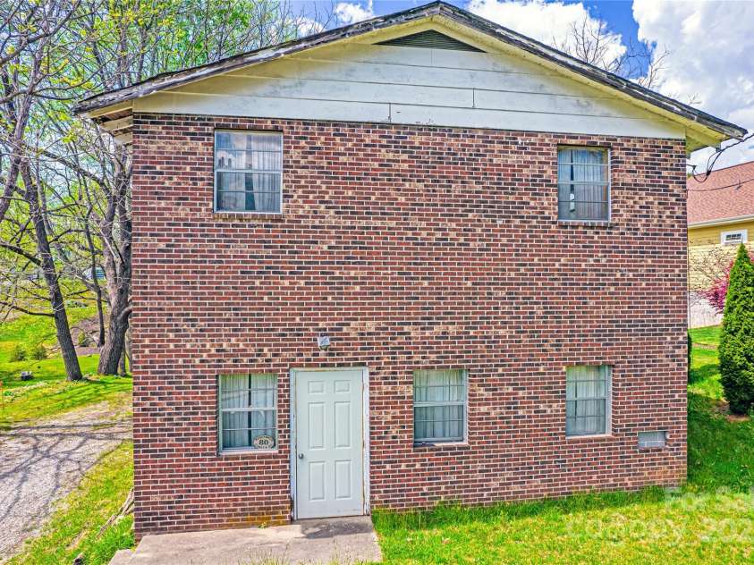 80 Carver Street, Brevard, NC 28712.  MLS# CAR4218723, YatesRealty ID 3505. 
