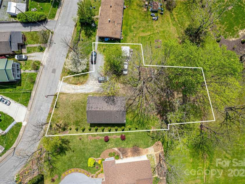80 Carver Street, Brevard, NC 28712.  MLS# CAR4218723, YatesRealty ID 3505. 