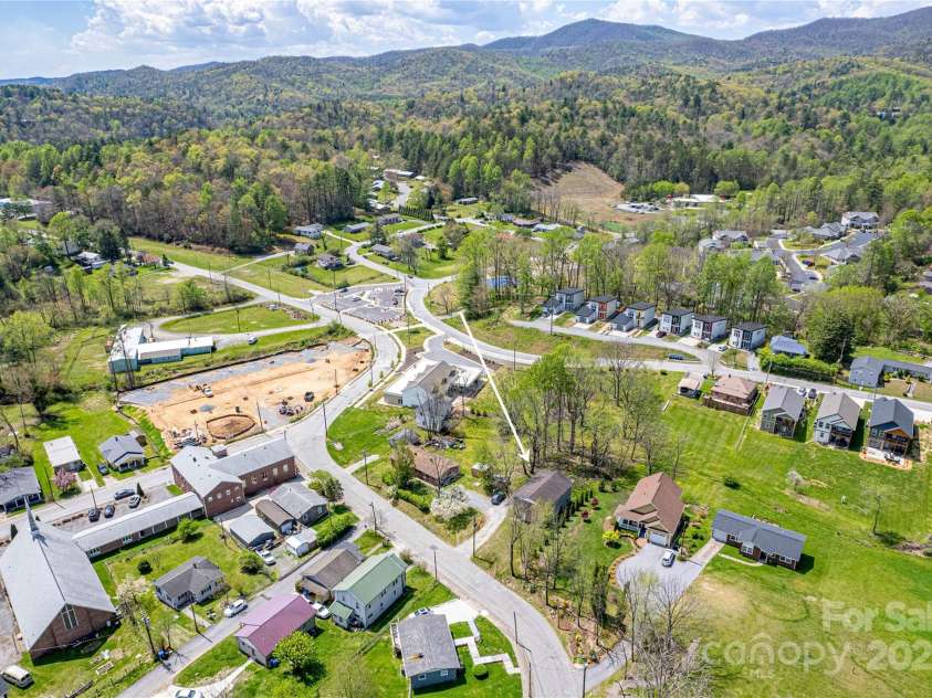 80 Carver Street, Brevard, NC 28712.  MLS# CAR4218723, YatesRealty ID 3505. 