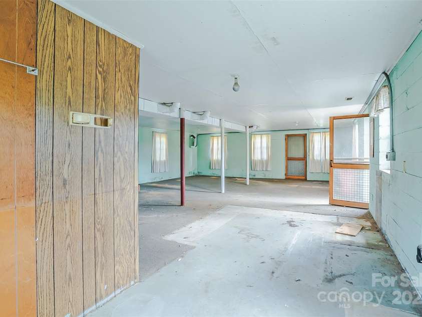 80 Carver Street, Brevard, NC 28712.  MLS# CAR4218723, YatesRealty ID 3505. 