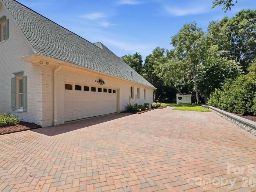 1136 Concord Road, Davidson, NC 28036.  MLS# CAR4397831, YatesRealty ID 35050. 