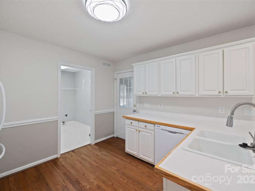 256 Victoria Circle, York, SC 29745.  MLS# CAR4296483, YatesRealty ID 35050. 