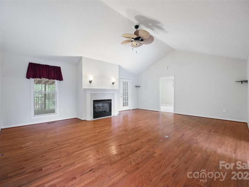 256 Victoria Circle, York, SC 29745.  MLS# CAR4296483, YatesRealty ID 35050. 