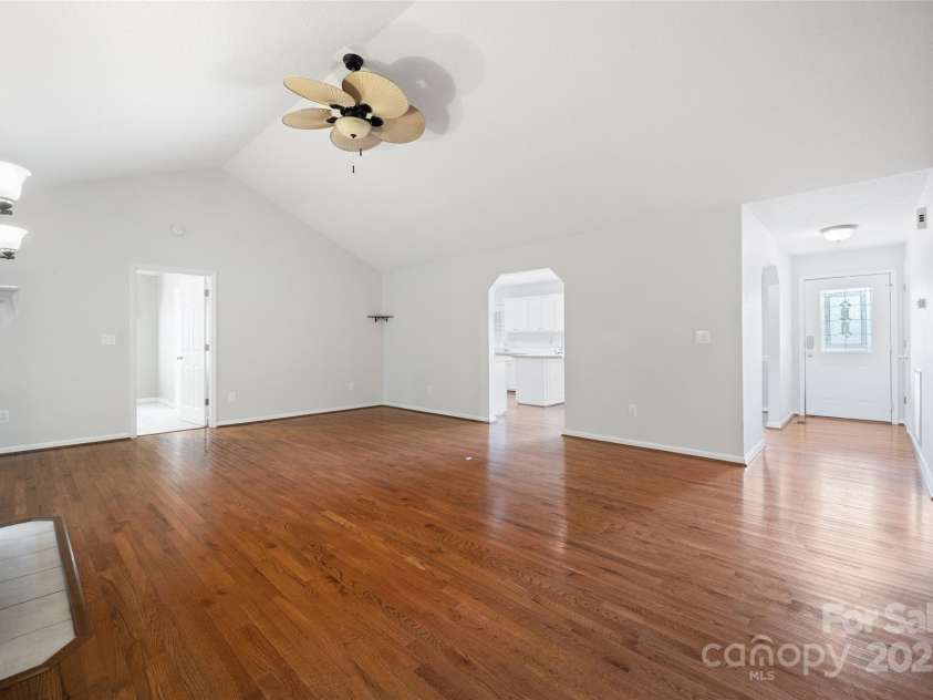 256 Victoria Circle, York, SC 29745.  MLS# CAR4296483, YatesRealty ID 35050. 