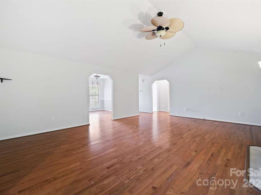 256 Victoria Circle, York, SC 29745.  MLS# CAR4296483, YatesRealty ID 35050. 