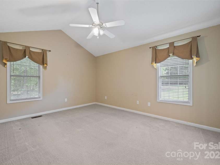 256 Victoria Circle, York, SC 29745.  MLS# CAR4296483, YatesRealty ID 35050. 