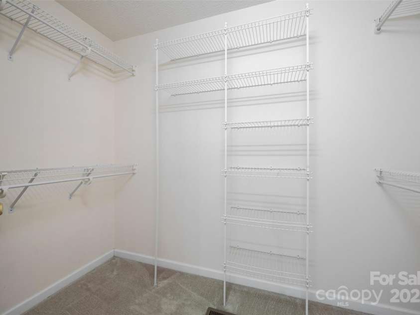 256 Victoria Circle, York, SC 29745.  MLS# CAR4296483, YatesRealty ID 35050. 