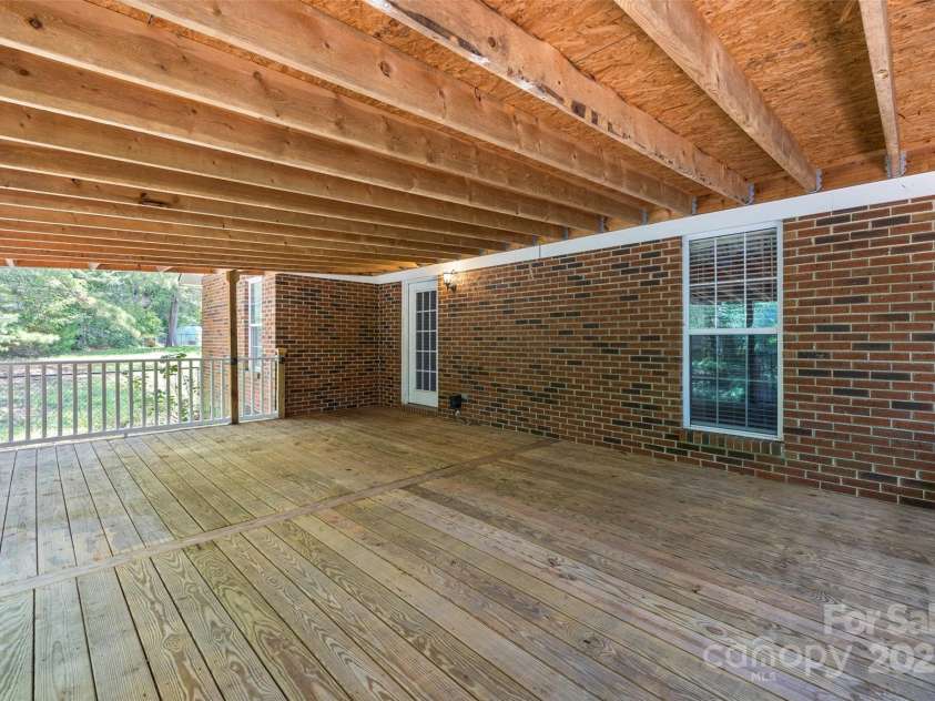 256 Victoria Circle, York, SC 29745.  MLS# CAR4296483, YatesRealty ID 35050. 