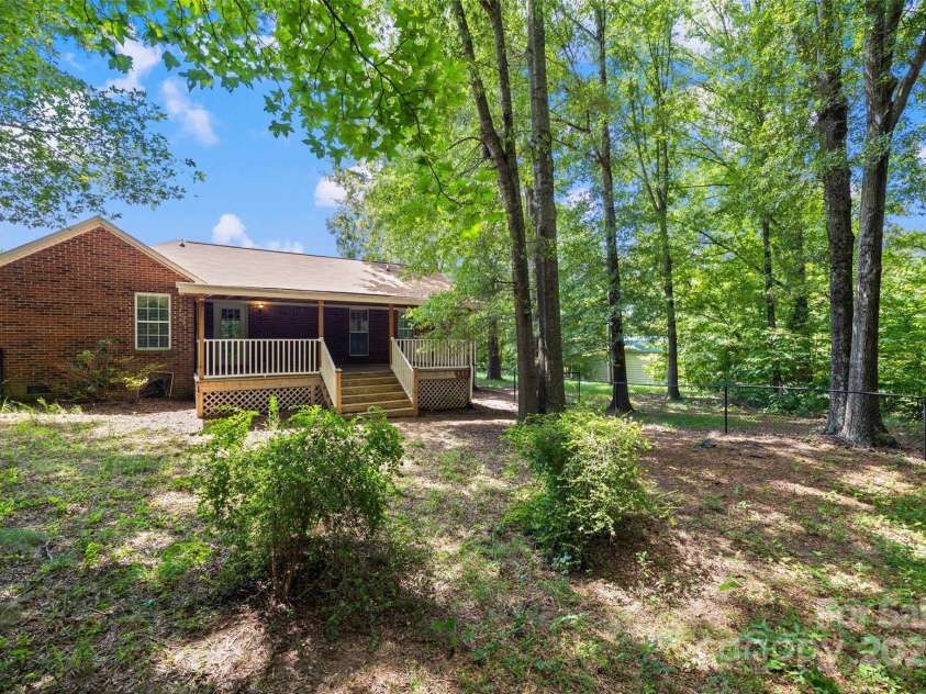 256 Victoria Circle, York, SC 29745.  MLS# CAR4296483, YatesRealty ID 35050. 