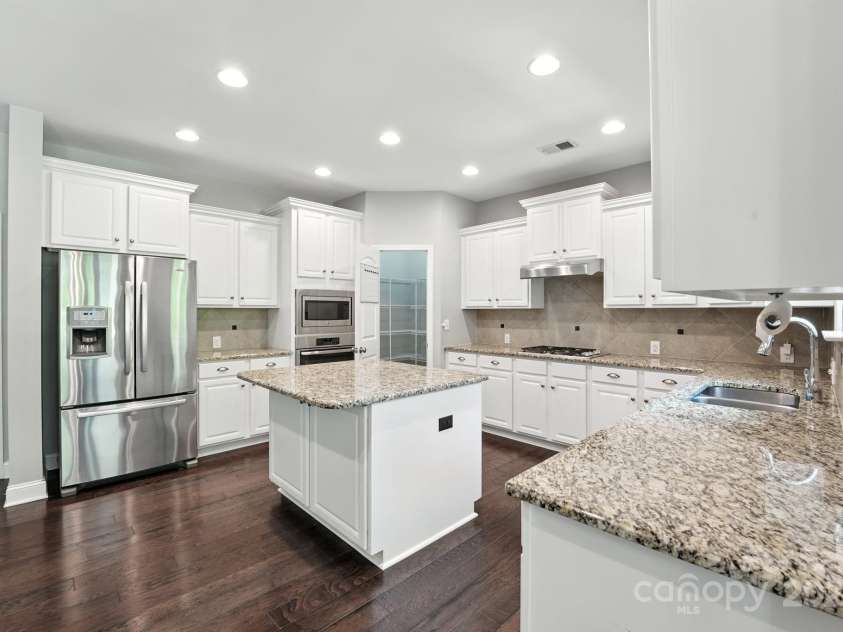 285 Waterlynn Road, Mooresville, NC 28115.  MLS# CAR4293919, YatesRealty ID 35051. 