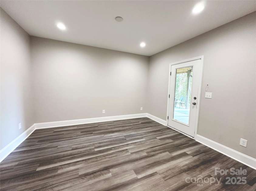 285 Waterlynn Road, Mooresville, NC 28115.  MLS# CAR4293919, YatesRealty ID 35051. 