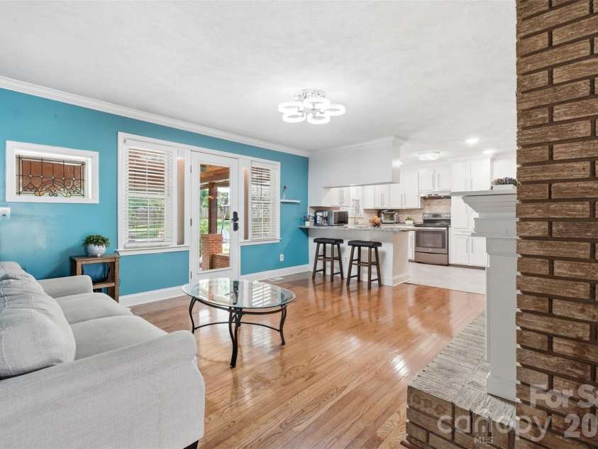 6108 Mallard Drive, Charlotte, NC 28227.  MLS# CAR4396420, YatesRealty ID 35051. 