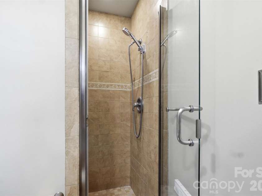 6108 Mallard Drive, Charlotte, NC 28227.  MLS# CAR4396420, YatesRealty ID 35051. 