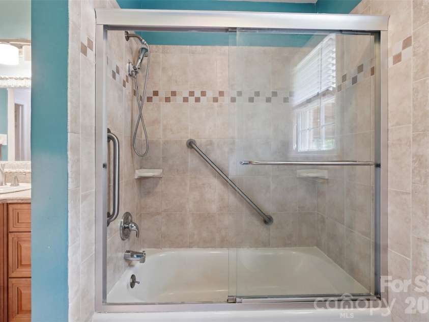 6108 Mallard Drive, Charlotte, NC 28227.  MLS# CAR4396420, YatesRealty ID 35051. 