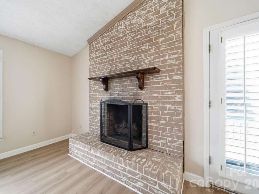 615 Hunter Oak Drive, Kannapolis, NC 28083.  MLS# CAR4398325, YatesRealty ID 35052. 