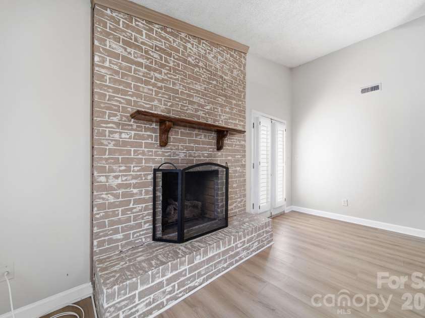 615 Hunter Oak Drive, Kannapolis, NC 28083.  MLS# CAR4398325, YatesRealty ID 35052. 
