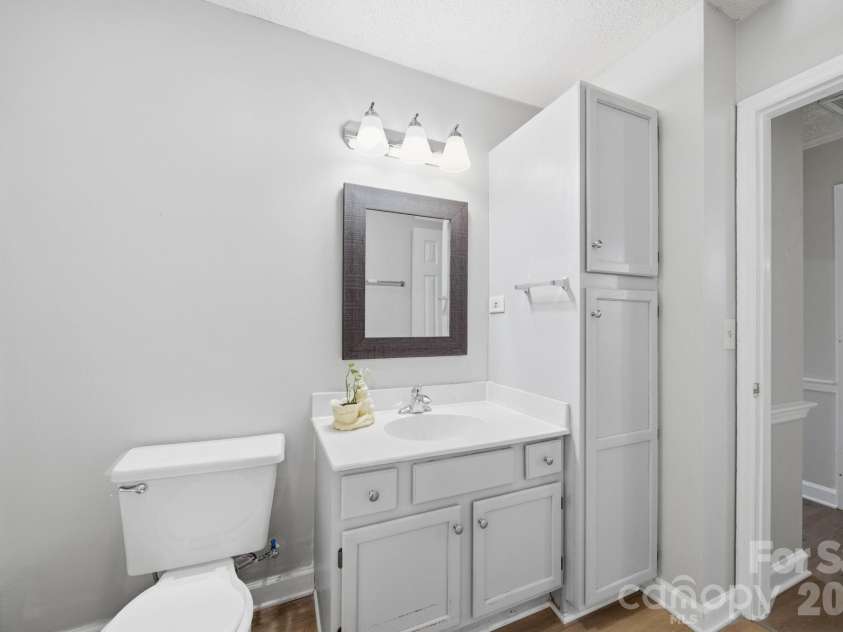 615 Hunter Oak Drive, Kannapolis, NC 28083.  MLS# CAR4398325, YatesRealty ID 35052. 