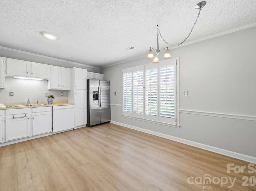615 Hunter Oak Drive, Kannapolis, NC 28083.  MLS# CAR4398325, YatesRealty ID 35052. 