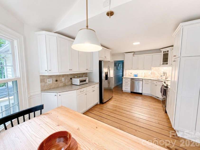 469 Augusta Drive, Statesville, NC 28625.  MLS# CAR4391486, YatesRealty ID 35053. Kitchen