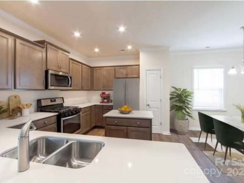 11513 Glasden Road, Charlotte, NC 28278.  MLS# CAR4290641, YatesRealty ID 35054. Representative photo only