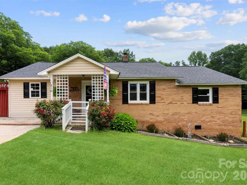 810 Bradley Road, Dallas, NC 28034.  MLS# CAR4391649, YatesRealty ID 35054. 