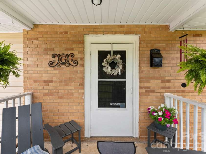 810 Bradley Road, Dallas, NC 28034.  MLS# CAR4391649, YatesRealty ID 35054. 