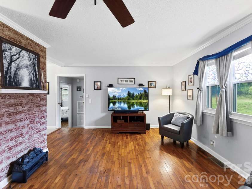 810 Bradley Road, Dallas, NC 28034.  MLS# CAR4391649, YatesRealty ID 35054. 