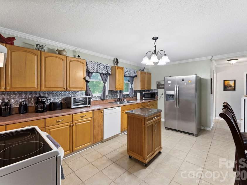 810 Bradley Road, Dallas, NC 28034.  MLS# CAR4391649, YatesRealty ID 35054. 