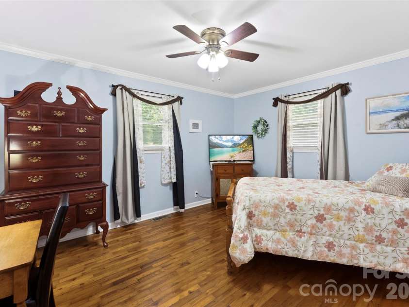810 Bradley Road, Dallas, NC 28034.  MLS# CAR4391649, YatesRealty ID 35054. 