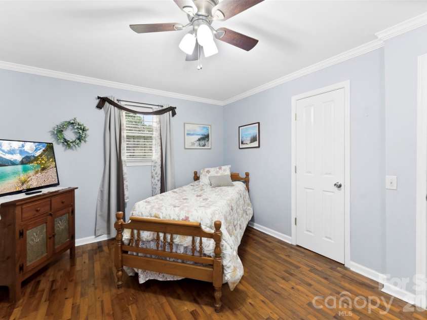 810 Bradley Road, Dallas, NC 28034.  MLS# CAR4391649, YatesRealty ID 35054. 
